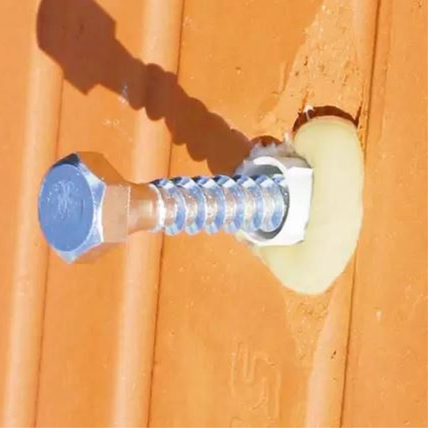 Allcon10 bonded a nail to a wall